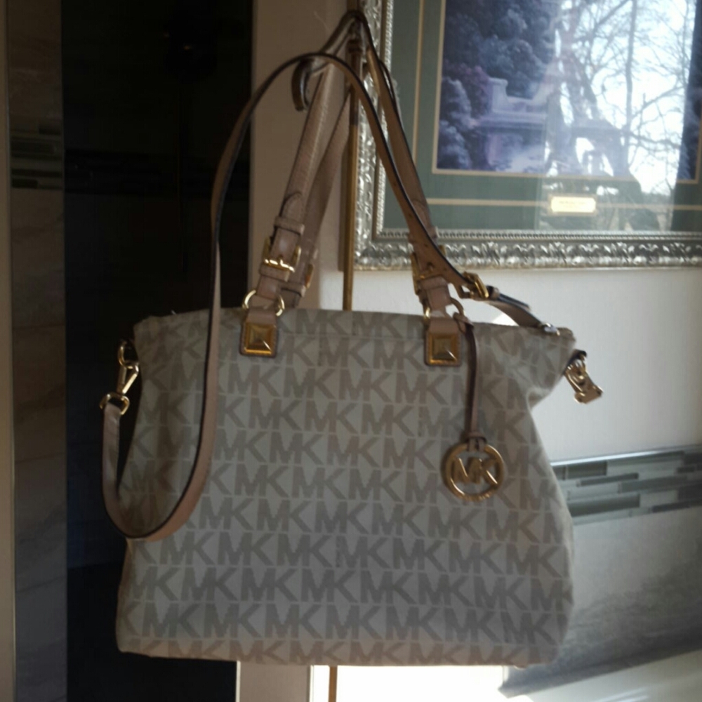 MICHAEL KORS CROSSBODY PURSE